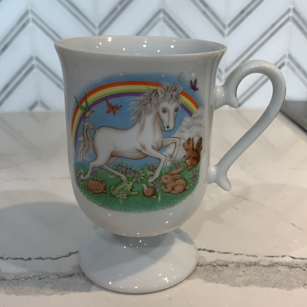 Unicorn pedestal coffee mug